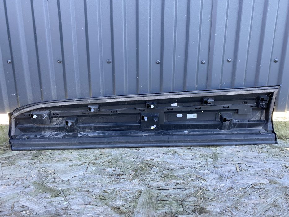 Накладка дверей передня права Audi Q7