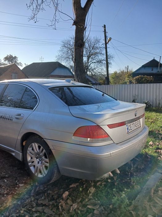 BMW 745 2004 року