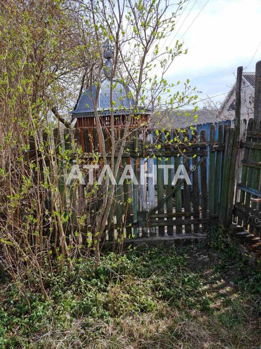 Будинок з ділянкою  50 сотих і новим фундаментом