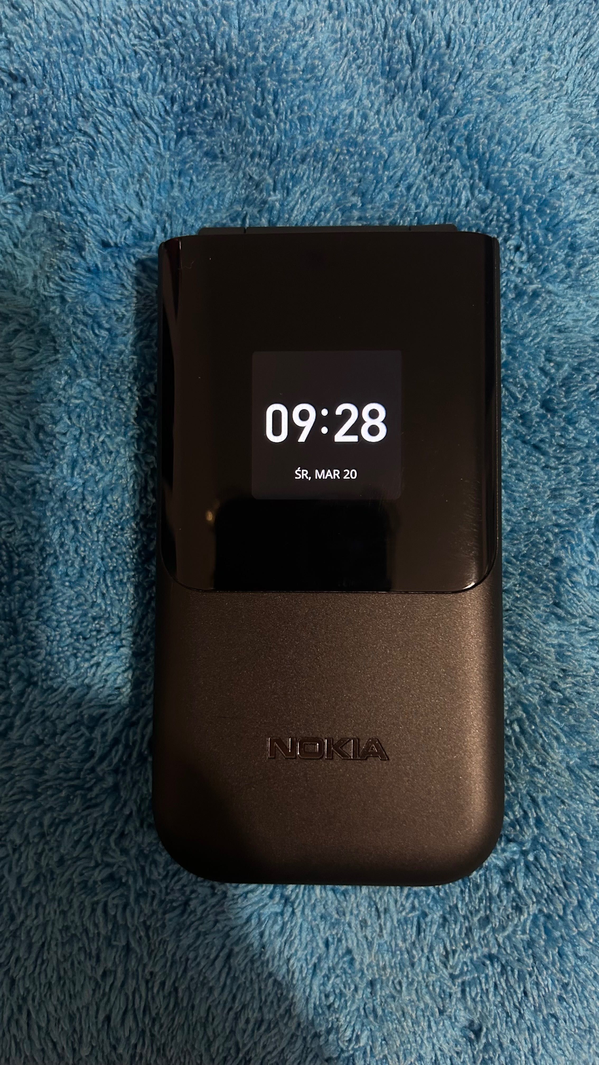 Telefon Nokia 2720 flip