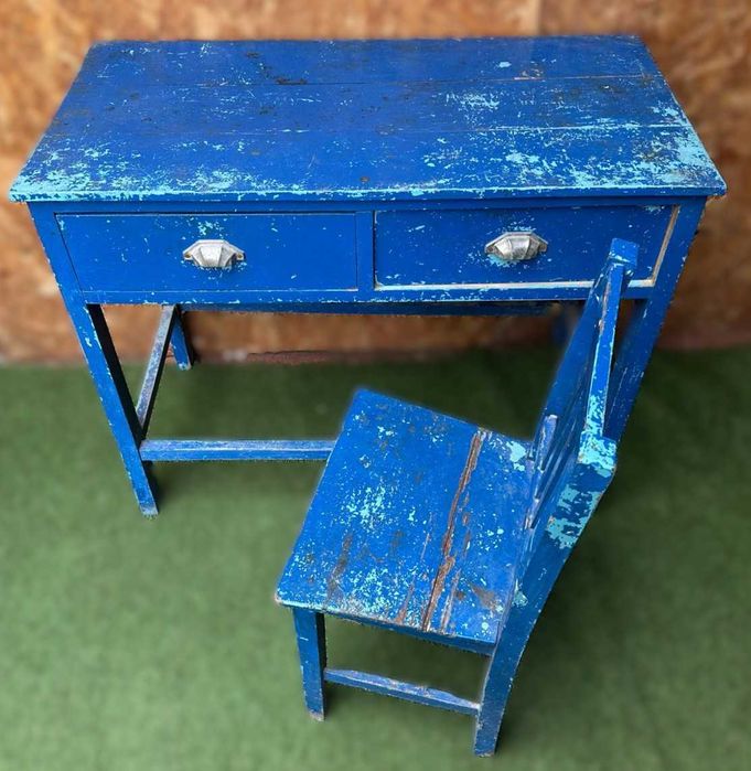 Mesa antiga, com cadeira, rustica, tradicional