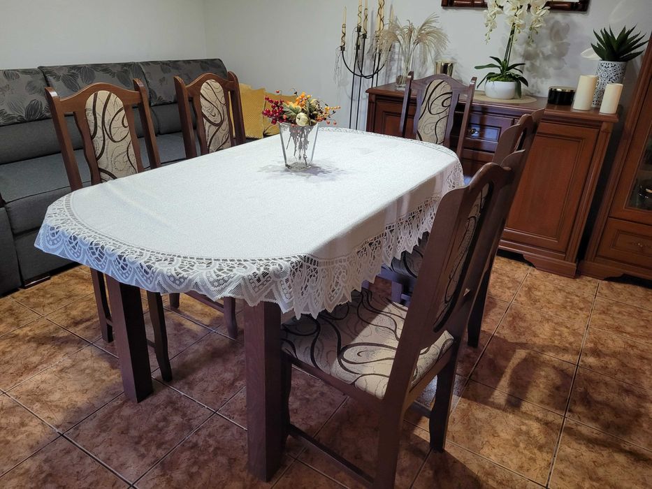 Stół z krzesłami do salonu, do jadalni