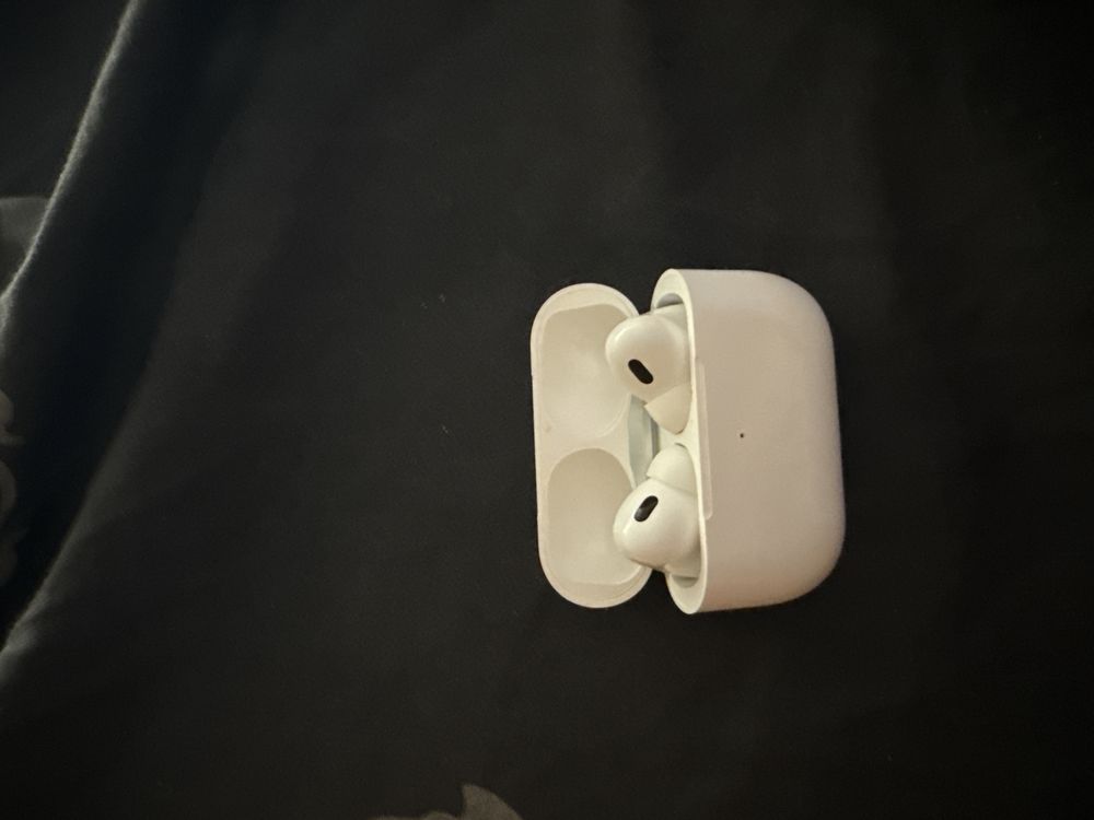 Airpods , vendo envio rapido e prefiro por mbay