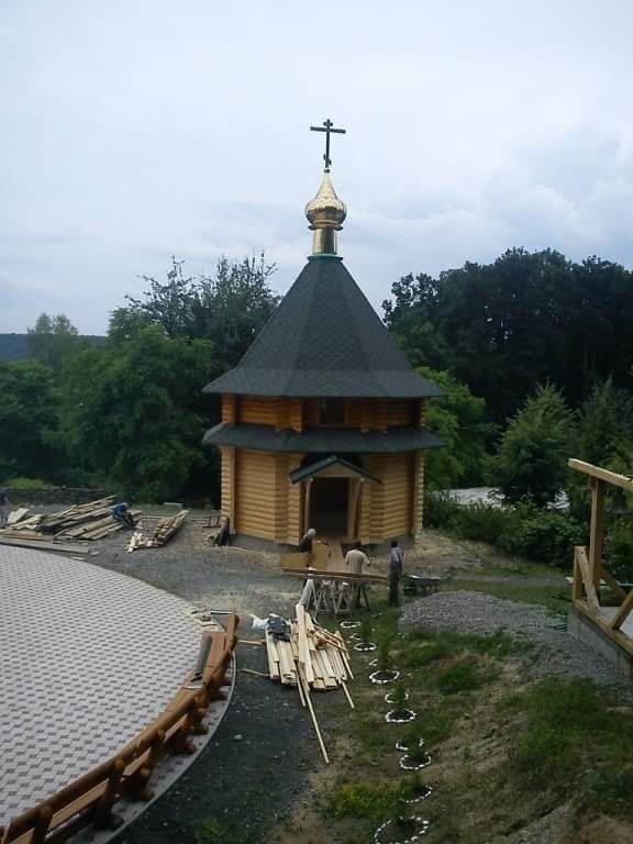 Виробництво і монтаж дерев'яних будинків, котеджів, церков та альтанок