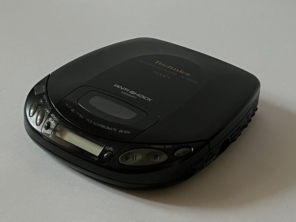 Technics SL-XP240 Japan 1996 Portable CD Player