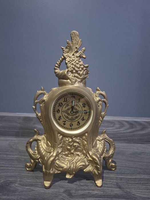 Stary zegar kominkowy ZSRR (Sprawny) Mosiądz. Wyczyszczony.