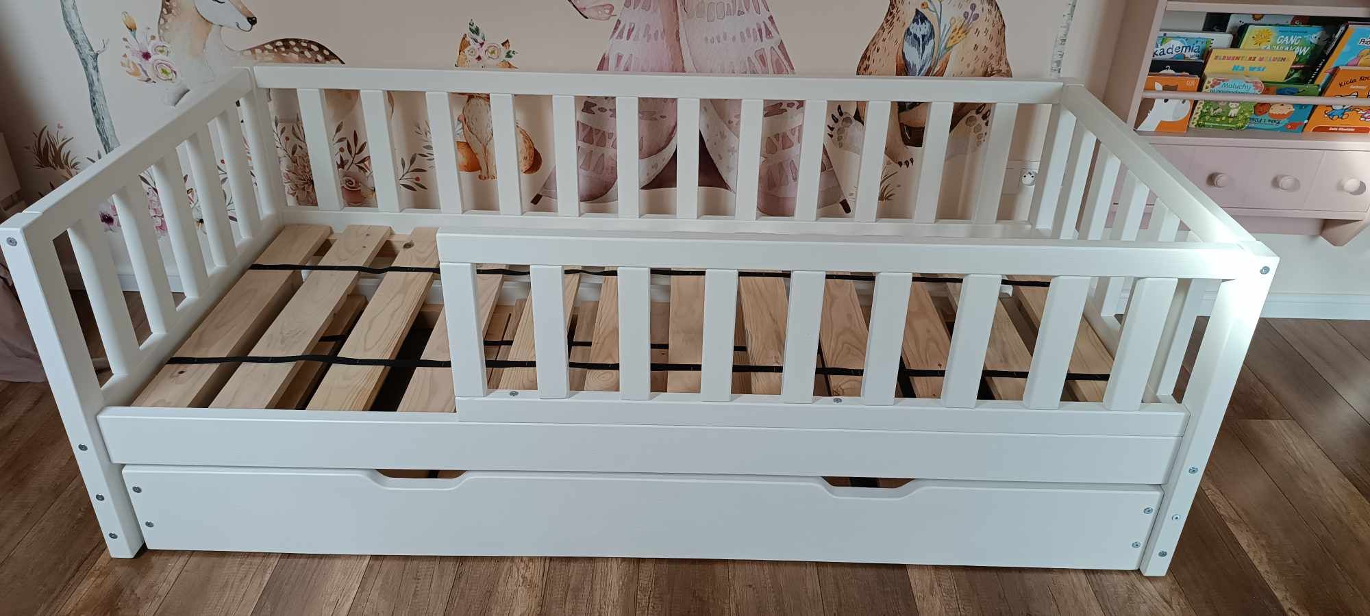 Łóżko dodatkowe spanie, łóżko domek, łóżko białe , łóżko drewniane