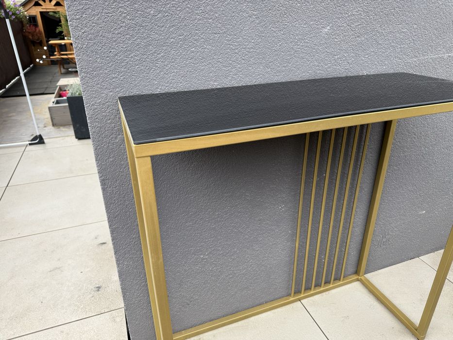 Konsola przepokój 80cm czrne szklo zlote mat nogi