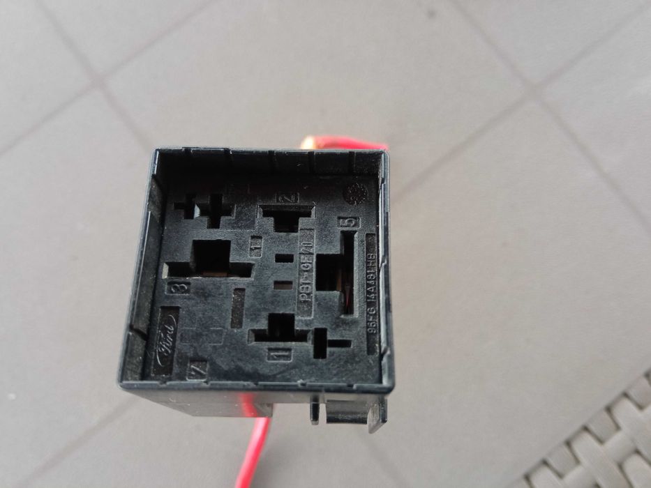 Роз’єм 96FG 14A481 HB реле свічок накала 93BG-14N089-C1B 12V 70A 4pin