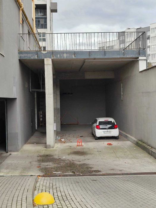 Продаж фасадного приміщення в ЖК Америка 380 м2