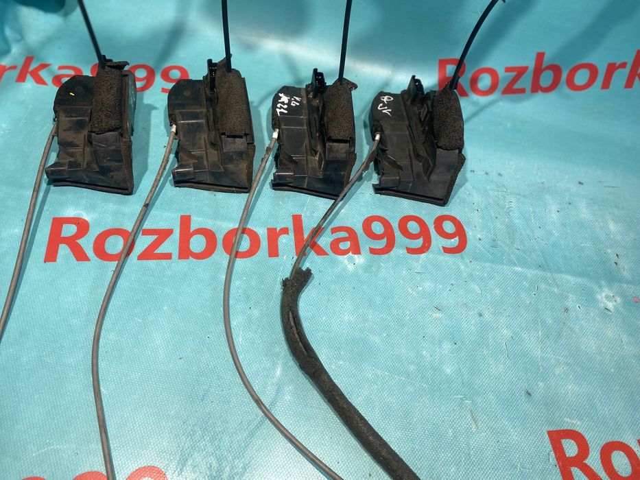 Замок дверей Nissan Qashqai j10 лівий Кашкай 08-13р