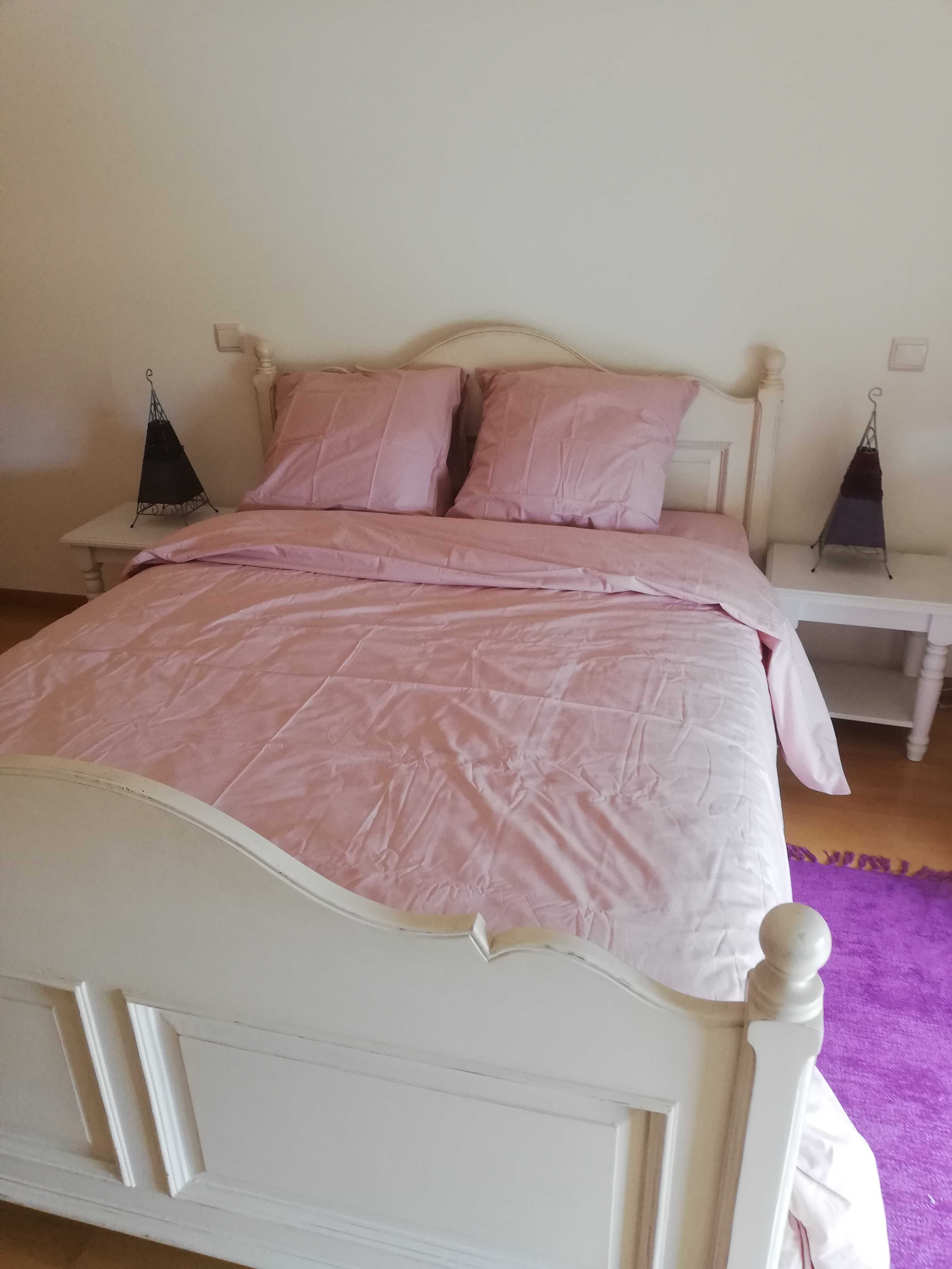 Cama blanco 140 x 190