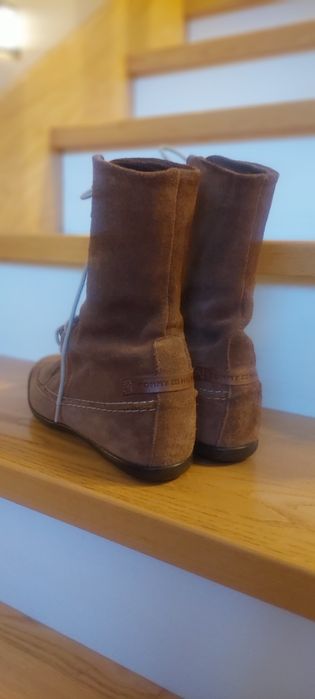 Tommy hilfiger zamszowe kozaki sznurowane