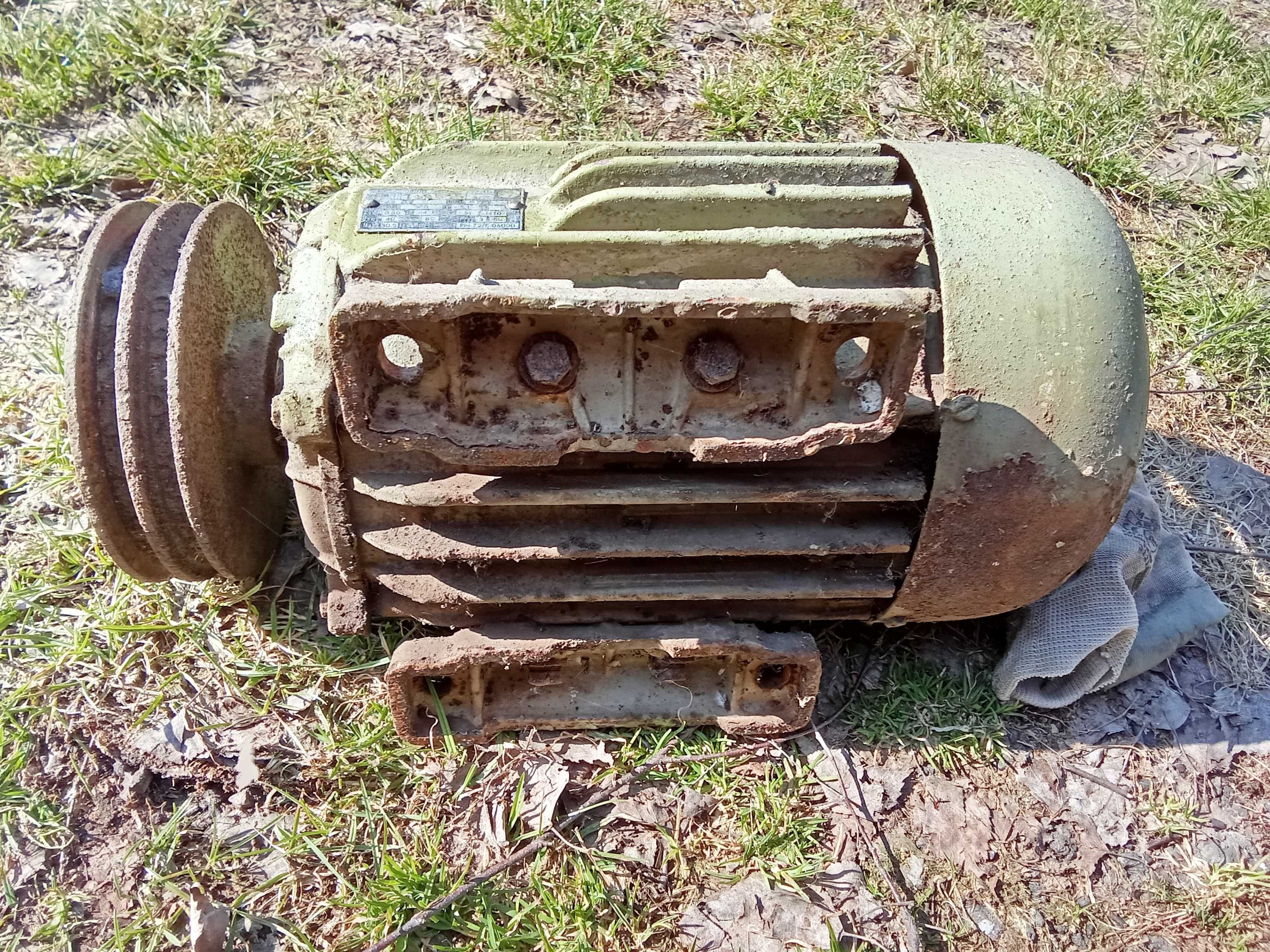 Silnik elektryczny 2,2kW 1410 obr/min 3 fazowy