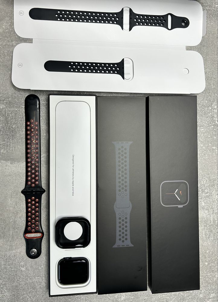 Apple Watch SE 44mm NIKE