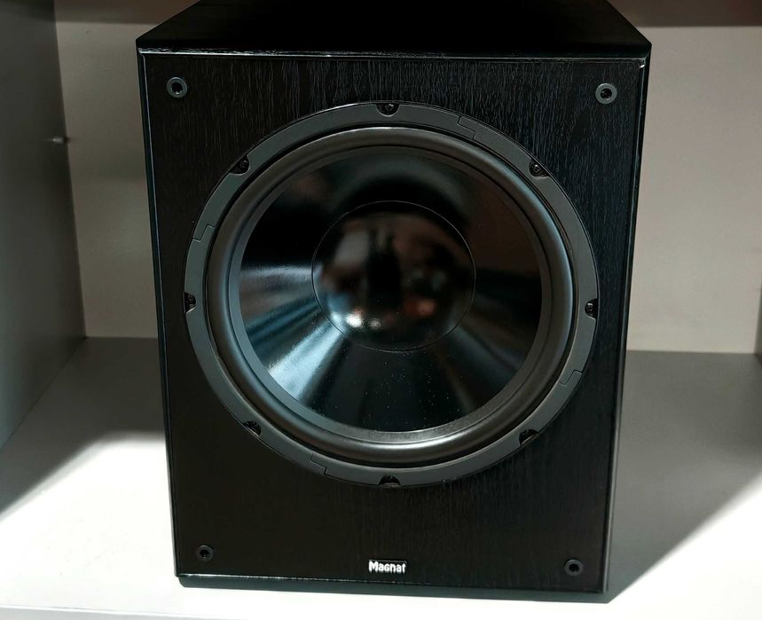 Potężny Aktywny Subwoofer MAGNAT Monitor Supreme SUB 300A 12' Czarny