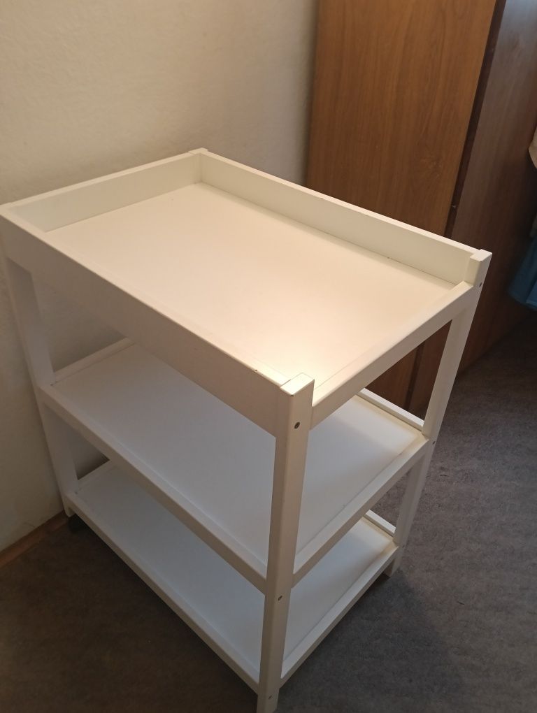 Półkoprzewijak Klupś biały na kółkach