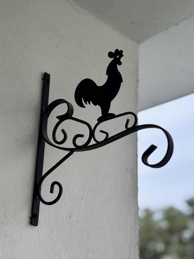 Metalowy czarny kogut wspornik na balkon działkę fo kwiatów