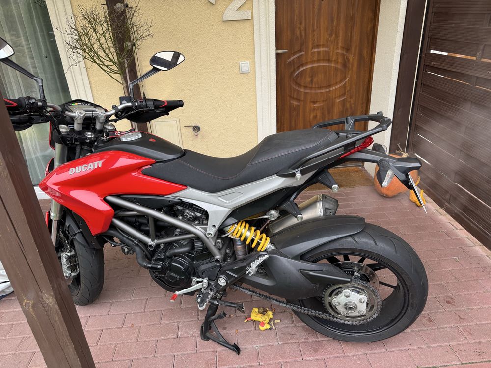 Ducati Hyperstada 821