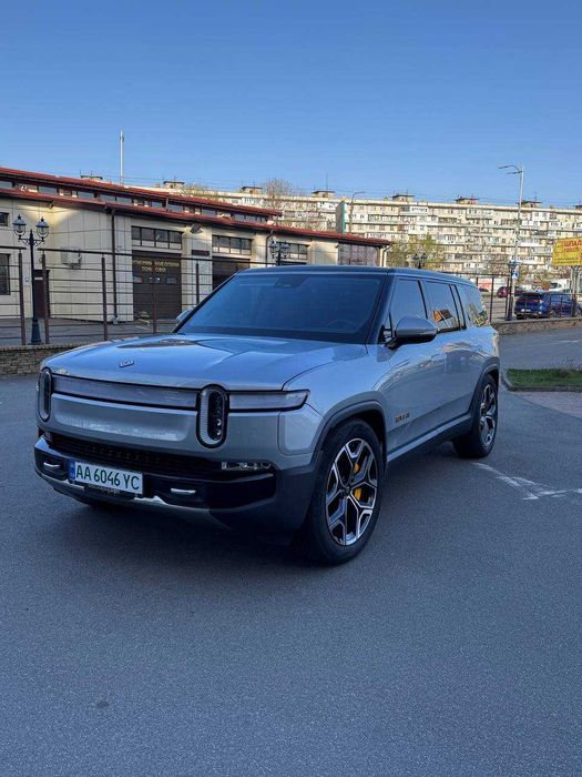 Rivian R1S Launch Edition