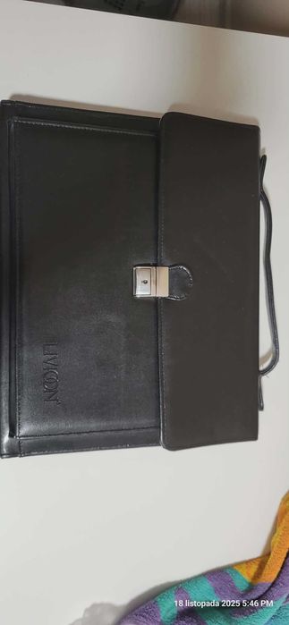 Sprzedam: walizka z próbkami perfum Livioon