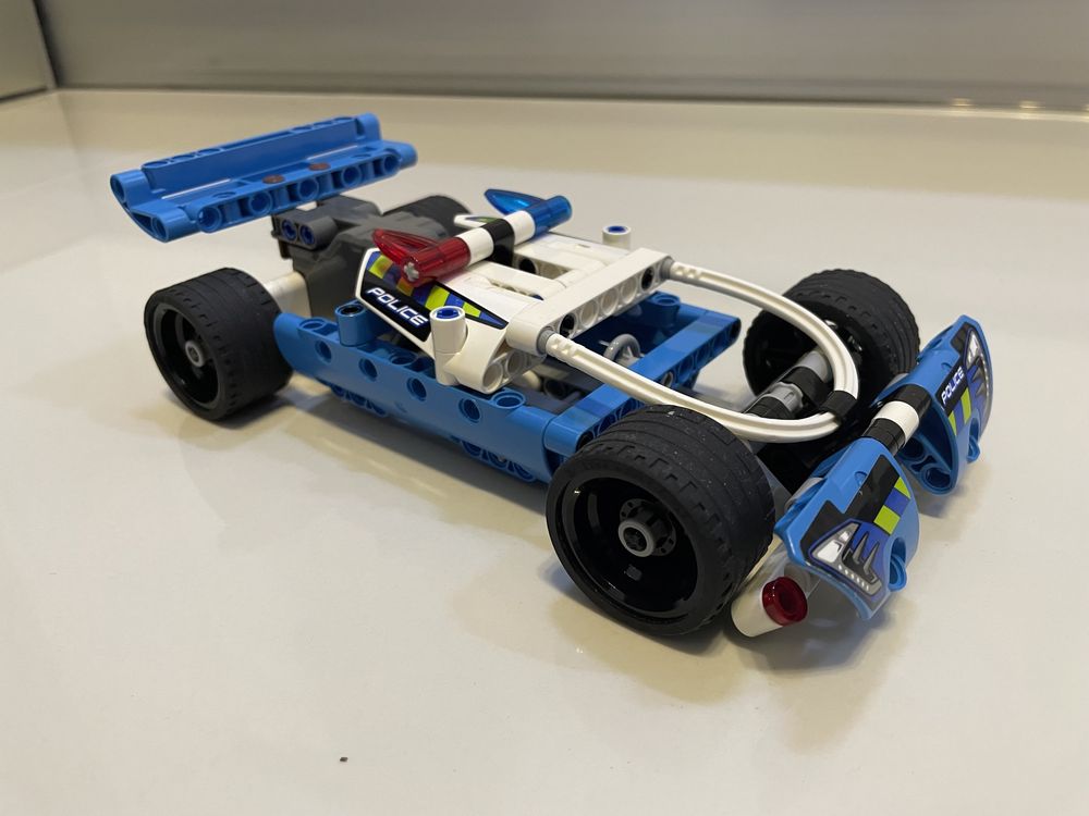 Lego Technic 2w1 - Policyjny pościg 42091