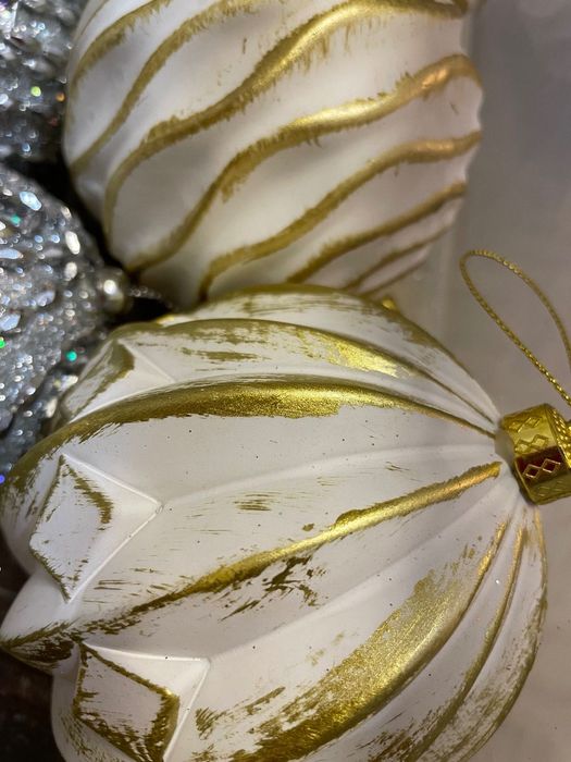 Продам елку искусственную новогоднюю