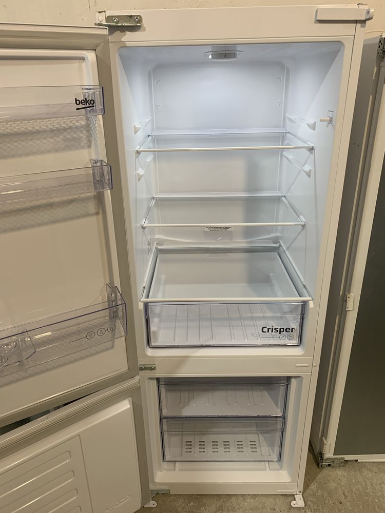 Холодильник Beko BCSA240K3SN
