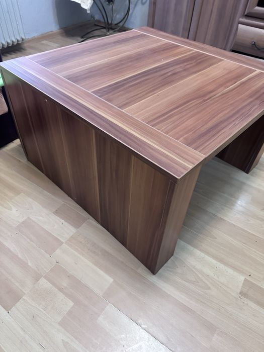 Stolik kawowy do pokoju.