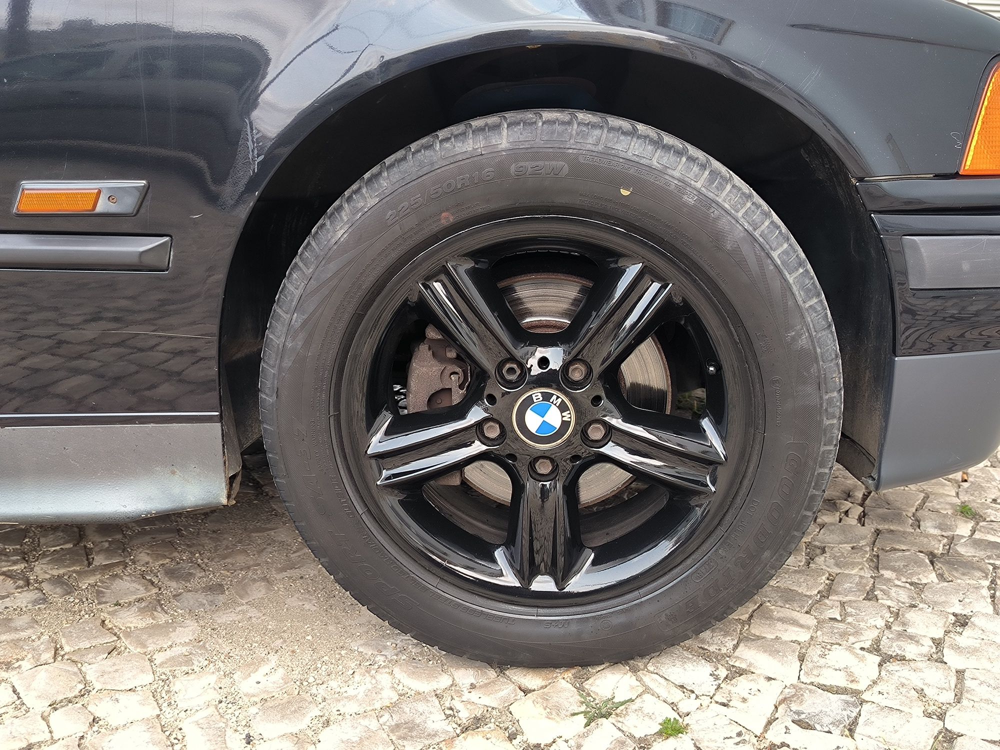 BMW 325 Tds impecável