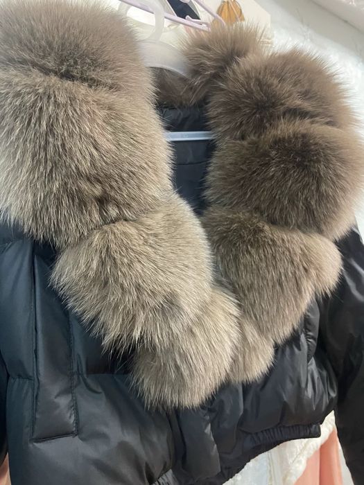 Куртка з натуральним хутром песця