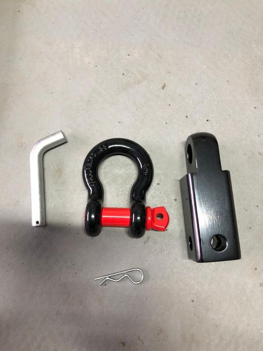Буксировочний гак під американський квадрат