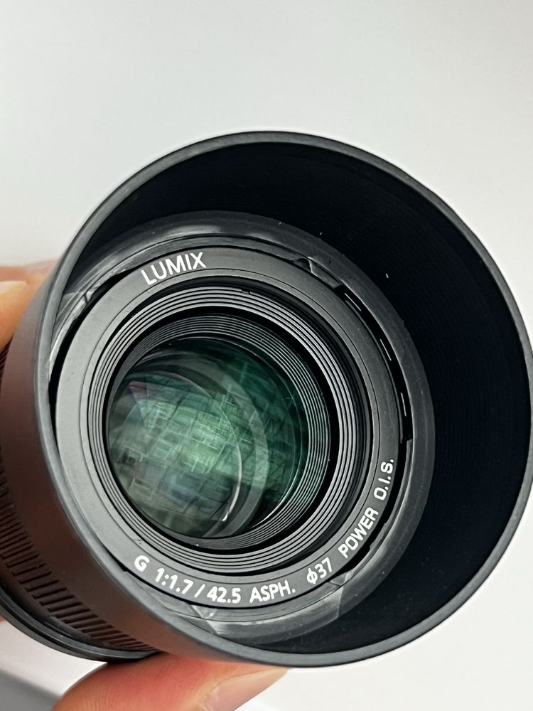 Объектив Panasonic Lumix 42.5mm f/1.7