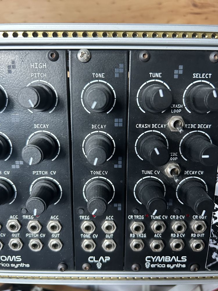 Módulos sintetizadores da Erica Synth