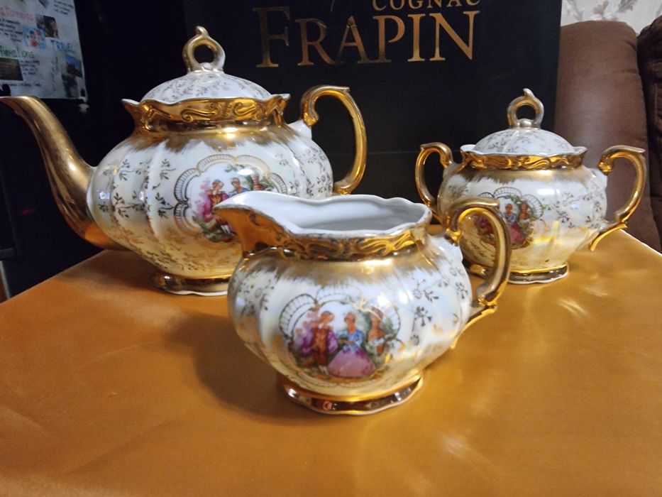 Посуда Чайник, молочник, сахарница..