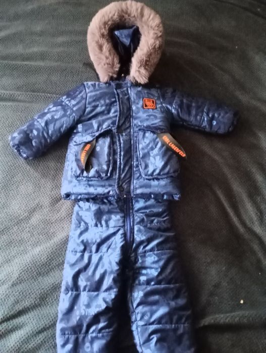 Продам зимовий комбінезон для хлопчика