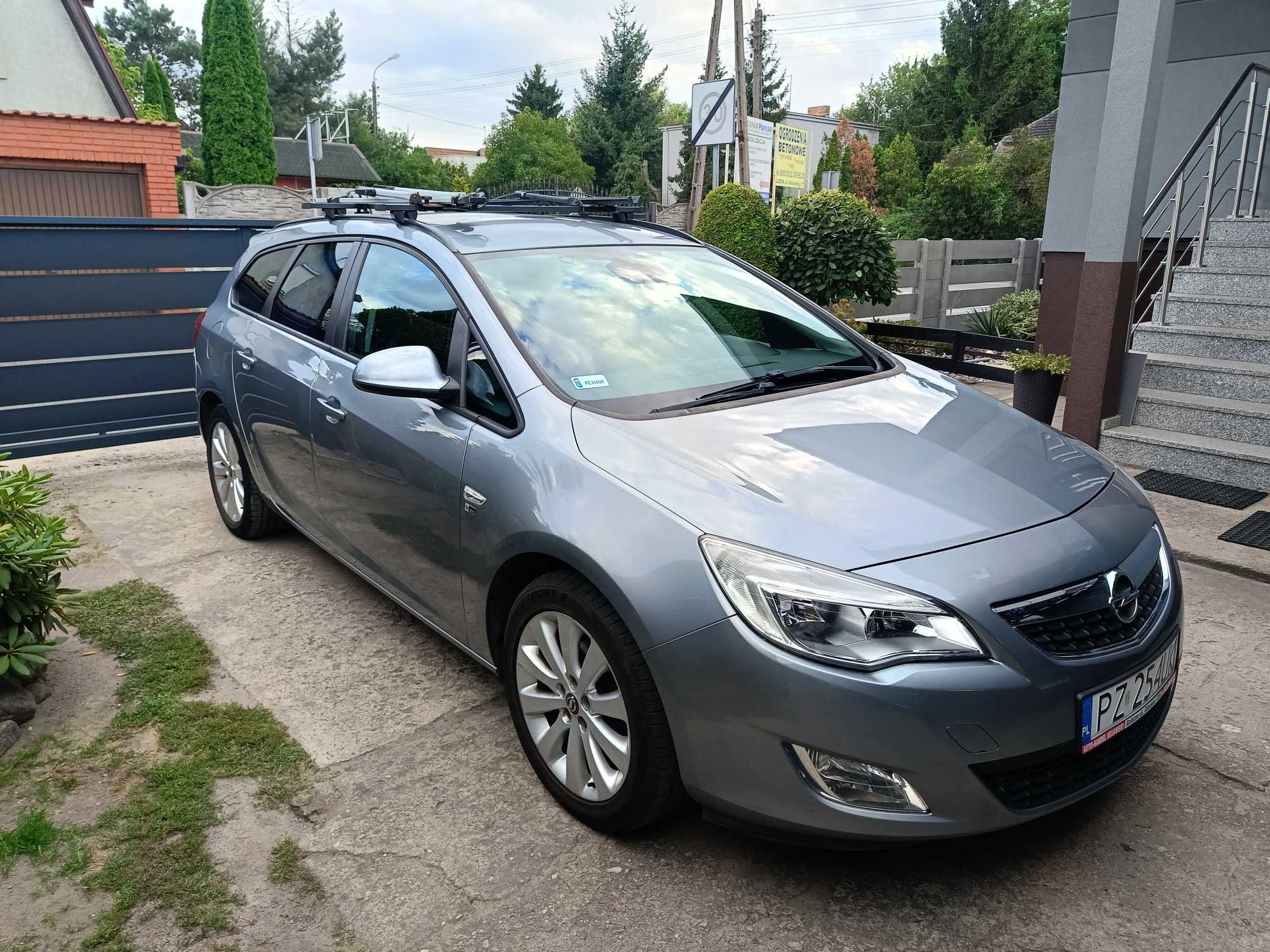 Opel Astra J IV Sports Tourer