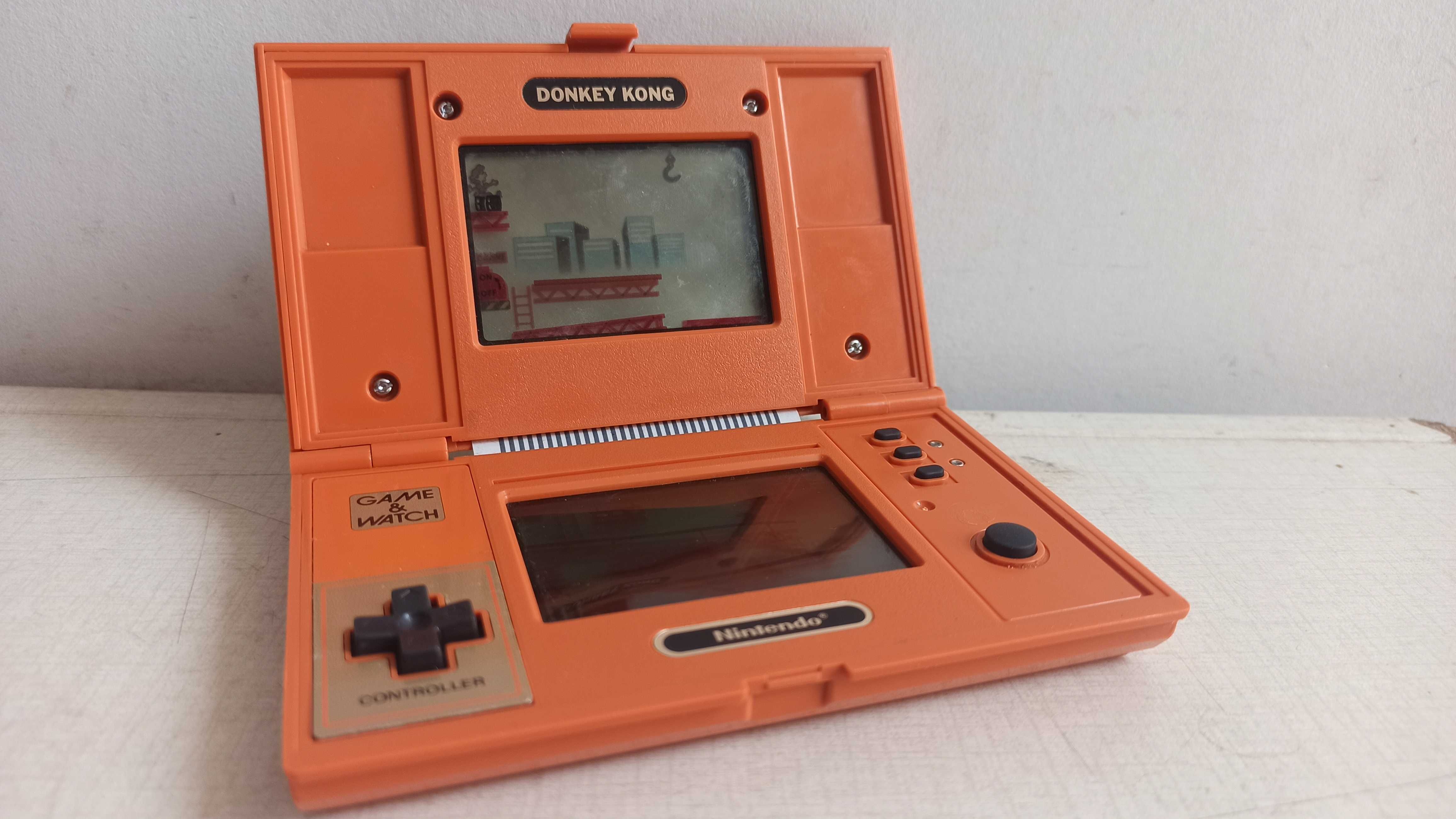 Nintendo Game Watch - Donkey Kong - 1982