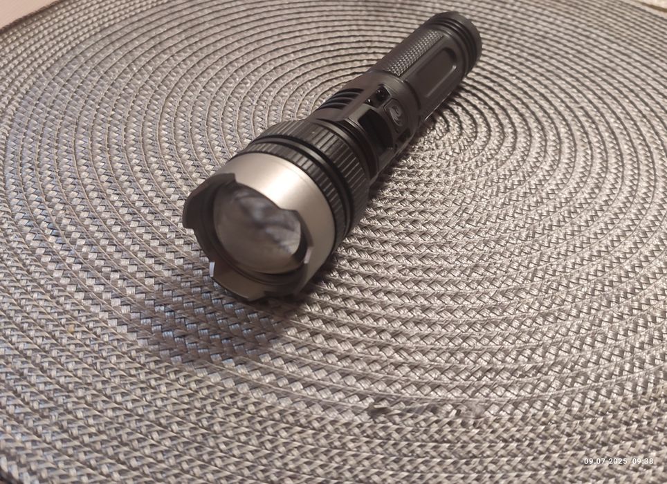 Продаю мощный,тактический фонарь MUITIFUNCTIONAI FIASHILIGHT WH-911
