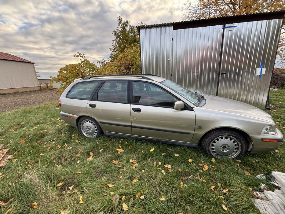 Volvo v40 2000r. 1,8 benzyna