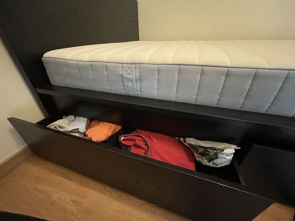 Cama de casal com molas e 4 gavetas Ikea