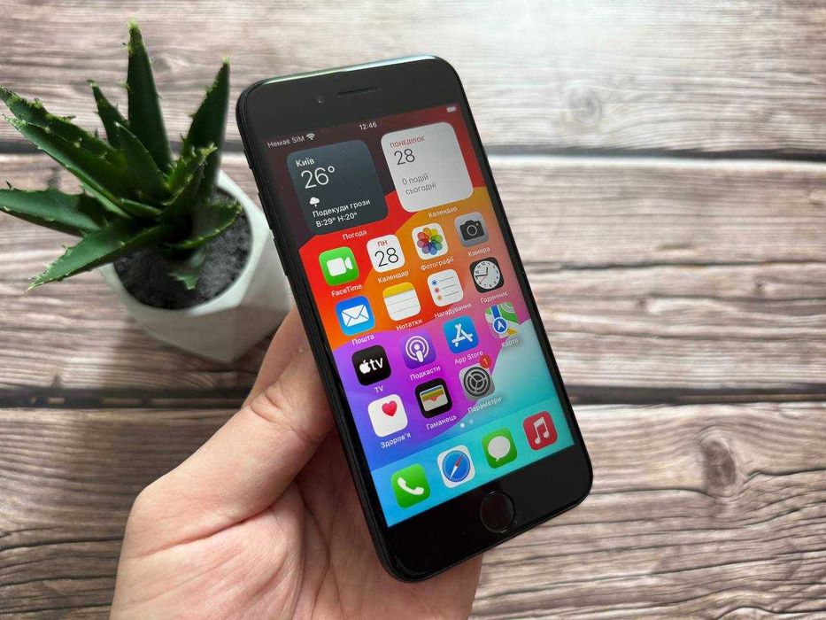 iPhone SE 3 2022 64Gb Акб 96% Хороший стан