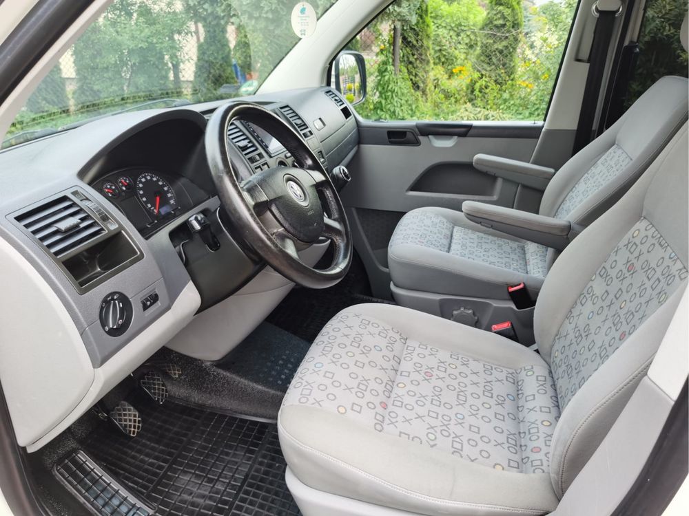 Volkswagen T5 2008 r. 1.9 TDI czip