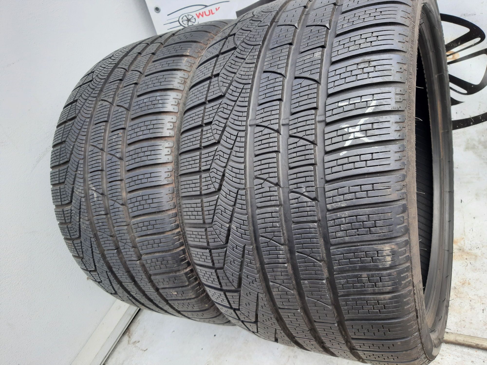 2x 295/30r19 100V Pirelli Sottozero 240 Serie II