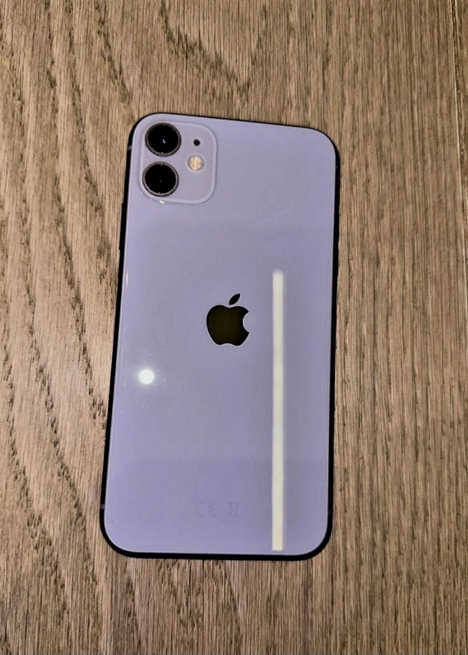 iPhone 11 Purple 64GB idealny