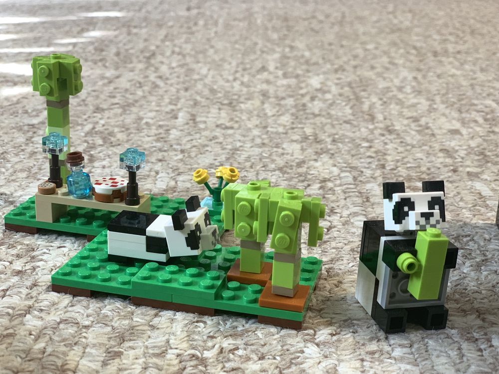 LEGO 21245 Конструктор Помешкання панди панда