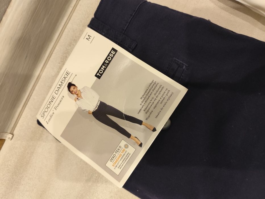 Nowe spodnie damskie r. S