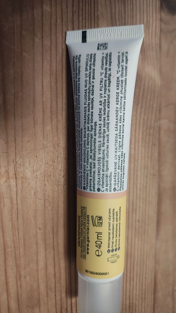 Niewidoczny fluid na dzień Garnier Vitamin C SPF50+