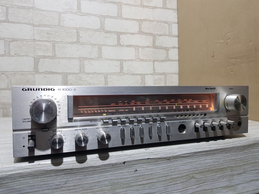 AM/FM Стерео ресивер/підсилювач Grundig R 1000-2 2x35 Вт б/у
