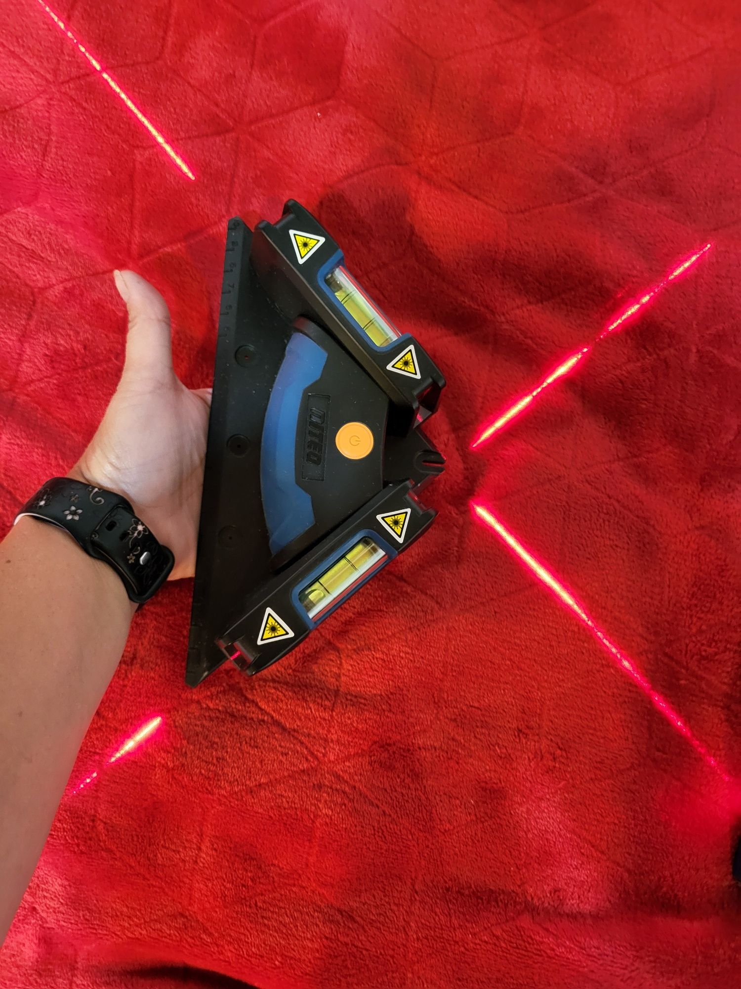 Poziomica laserowa do cięcia płytek marki Niteo